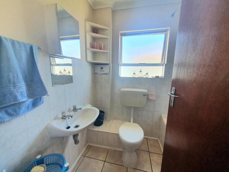 2 Bedroom Property for Sale in Middedorp Western Cape
